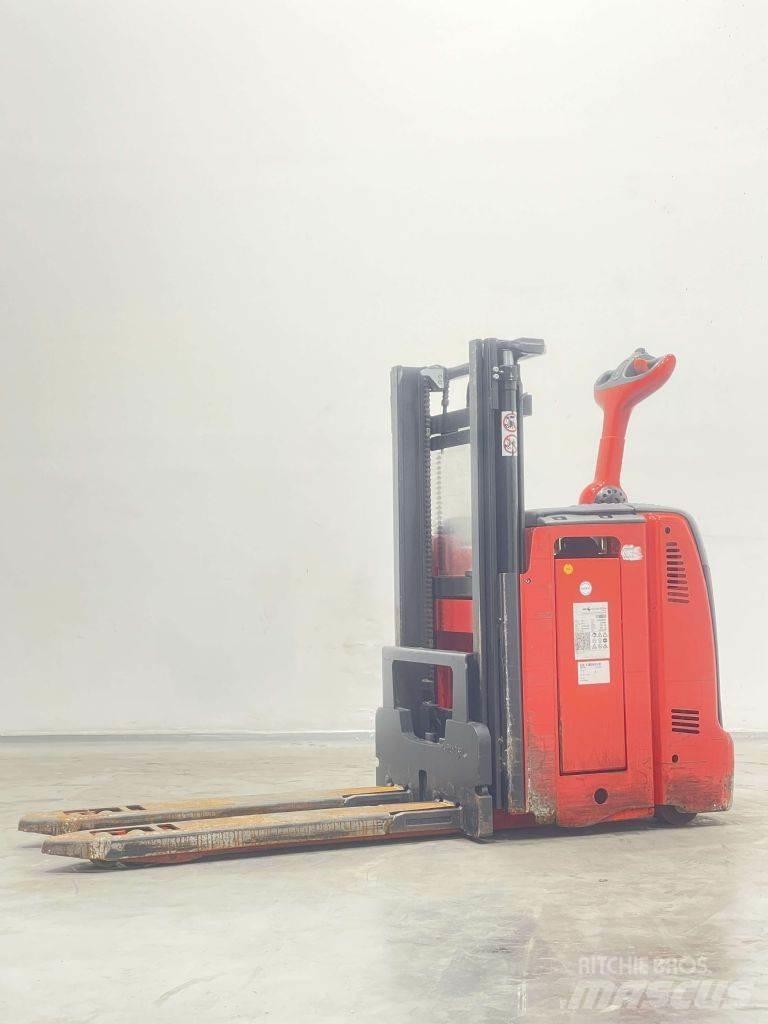 Linde D12-133 Pedestrian stacker