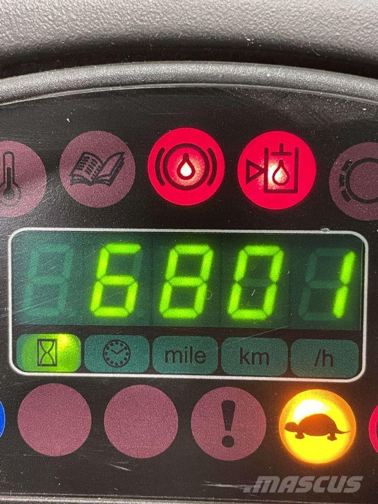 Linde P250-127 Towing trucks