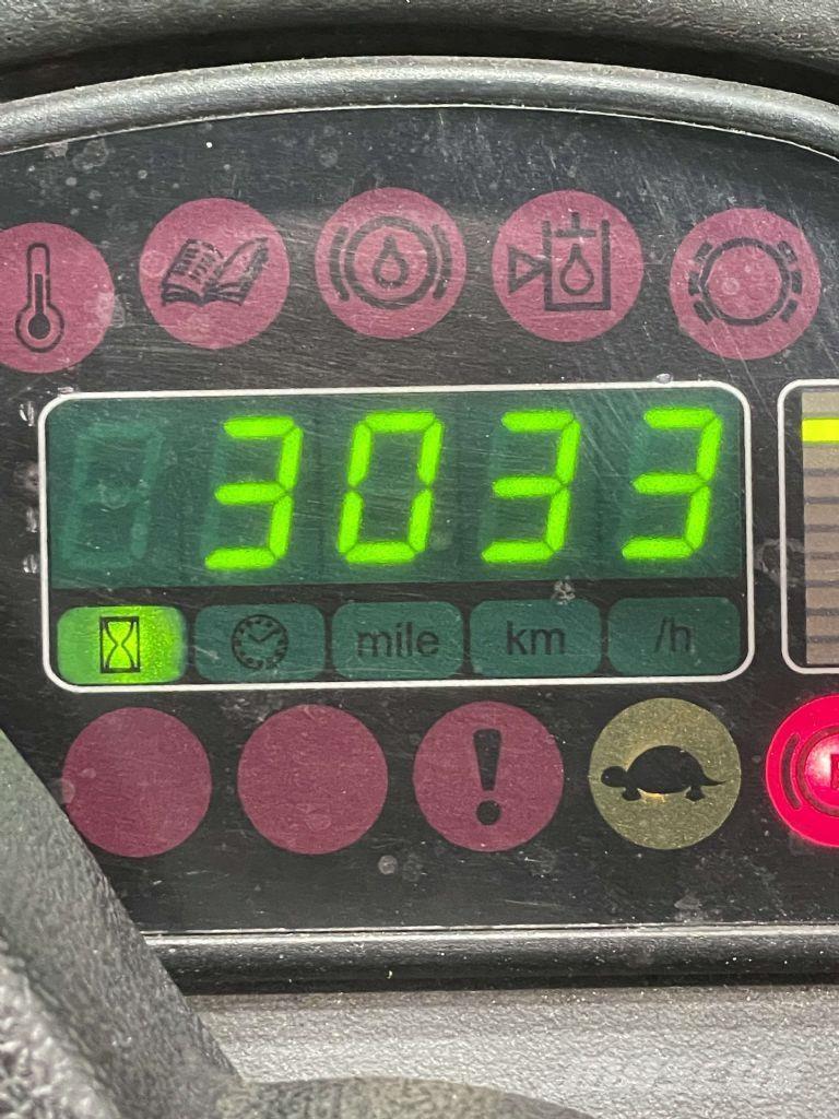 Linde P250-127 Towing trucks