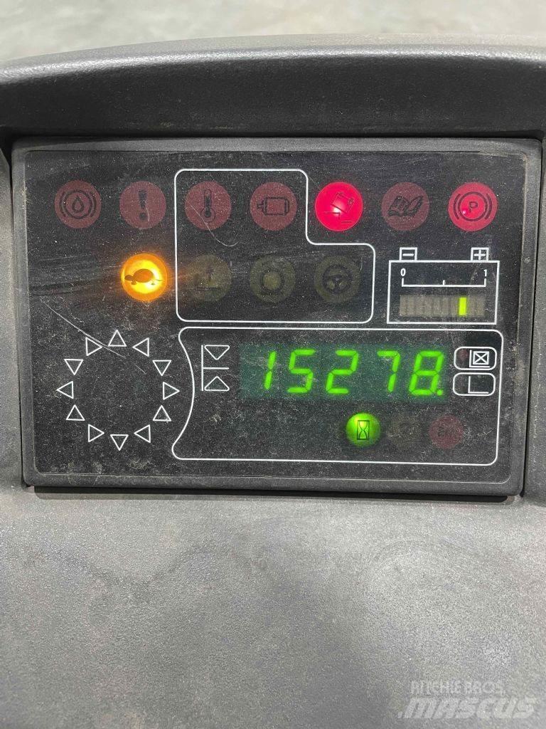 Linde R14-115 Reach trucks