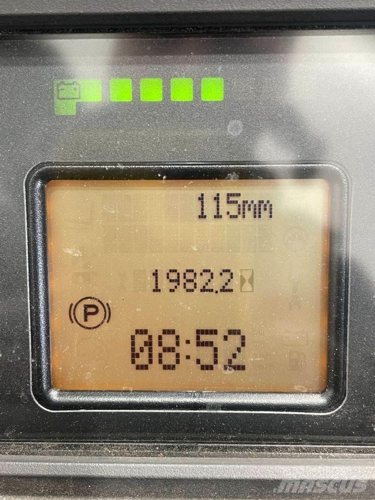 Linde R16-01-1120 Reach trucks
