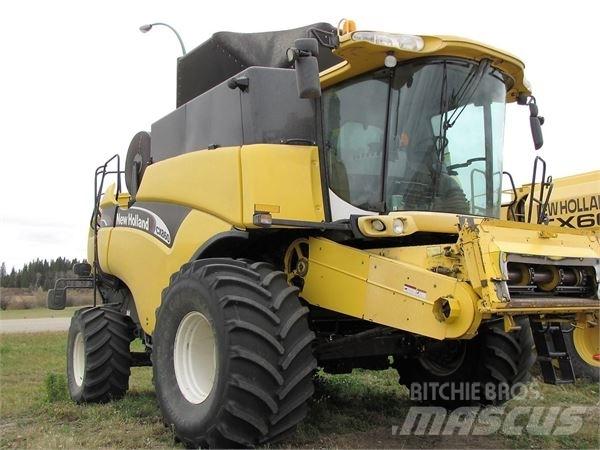 New Holland CX860 Combine harvesters