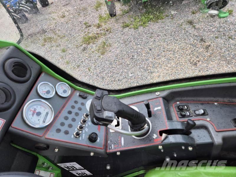 Avant 528 Skid steer loaders