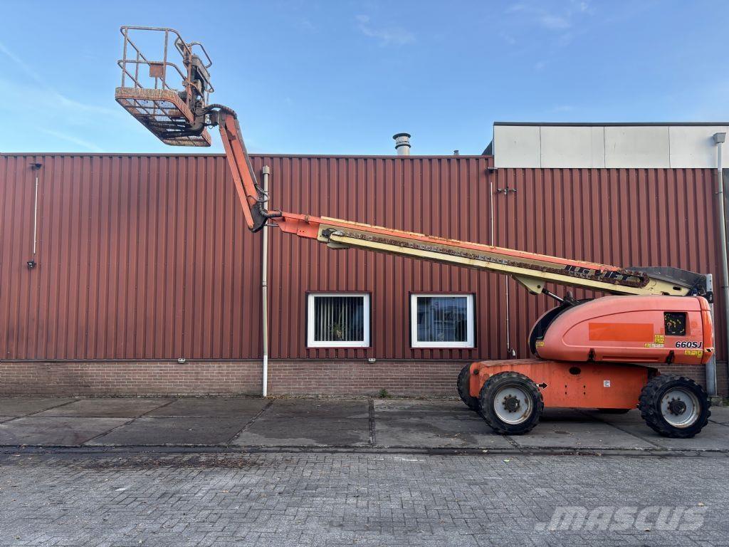 JLG 660 SJ Articulated boom lifts