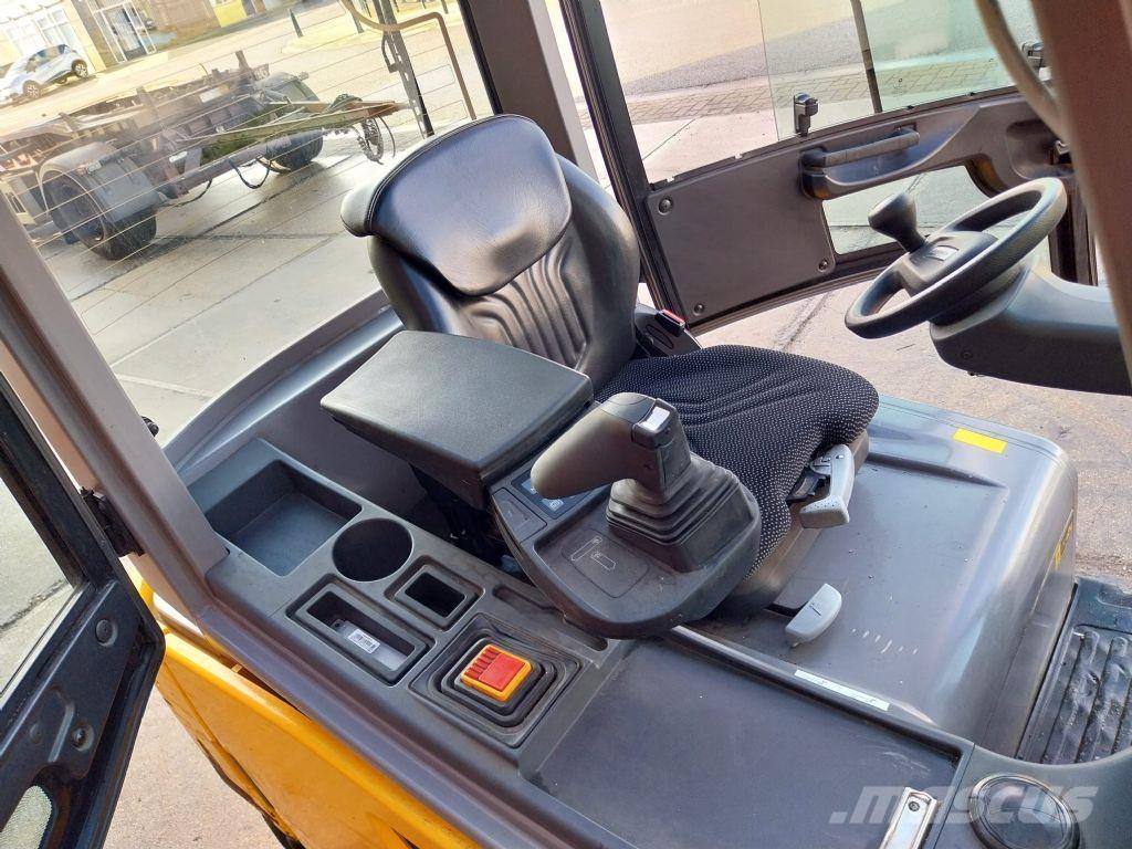 Jungheinrich EFG 320 Electric forklift trucks