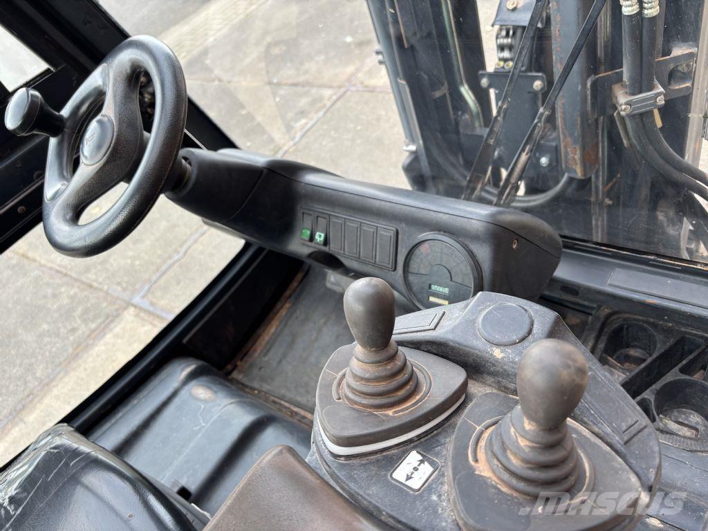 Linde E25 / 02 Electric forklift trucks