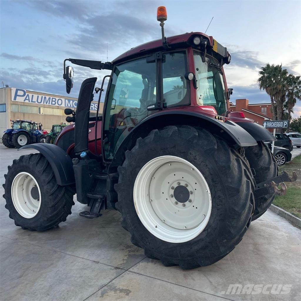 Valtra N174 Tractors