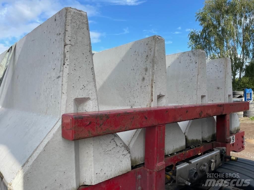  716 Other tractor accessories
