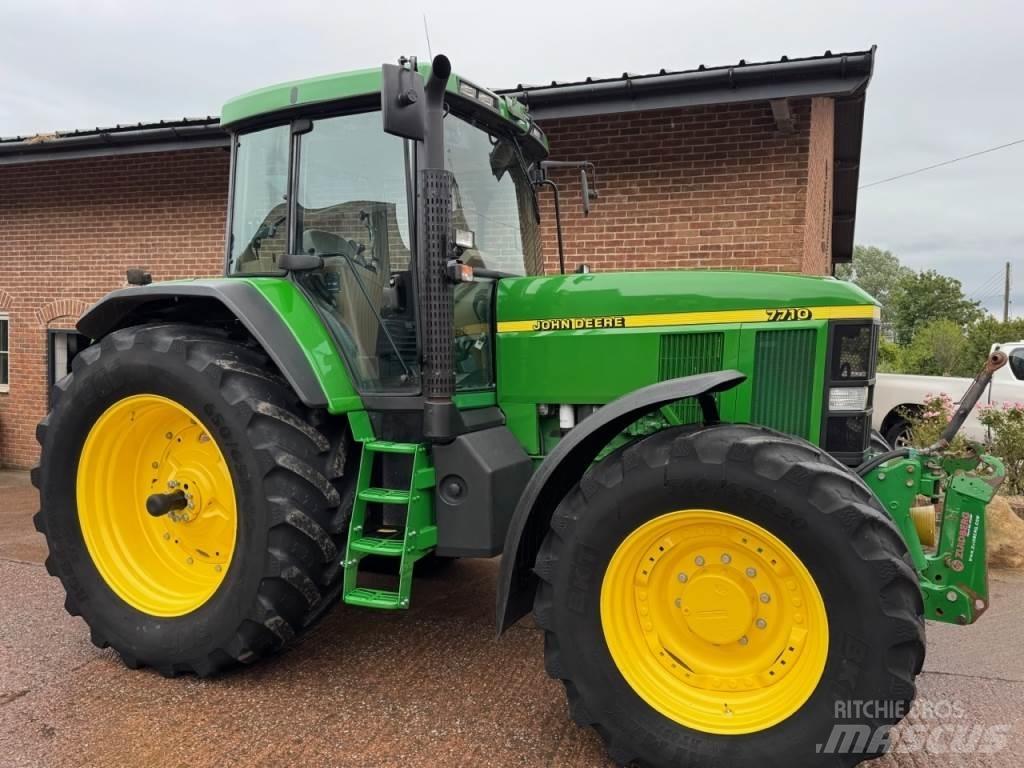 John Deere 7710 Tractors
