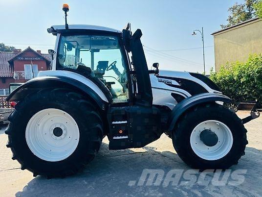 Valtra T174 VERSU Tractors