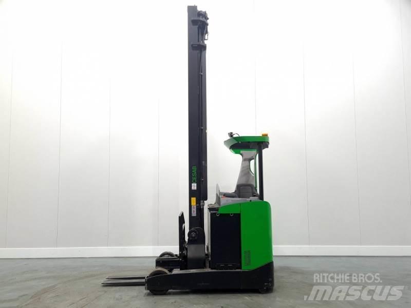 BT R318 Reach trucks