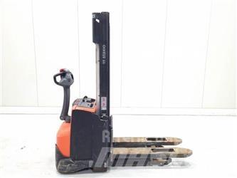 BT SWE100 Hand pallet stackers