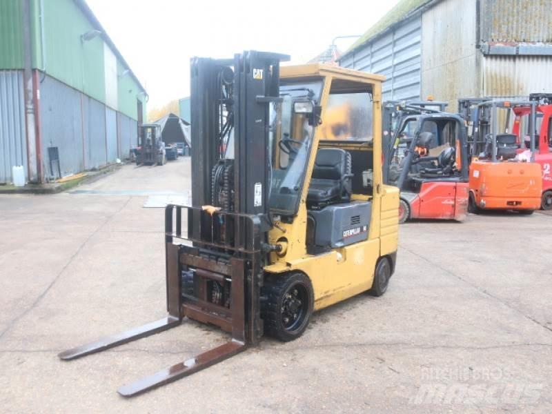 CAT GC30 LPG trucks