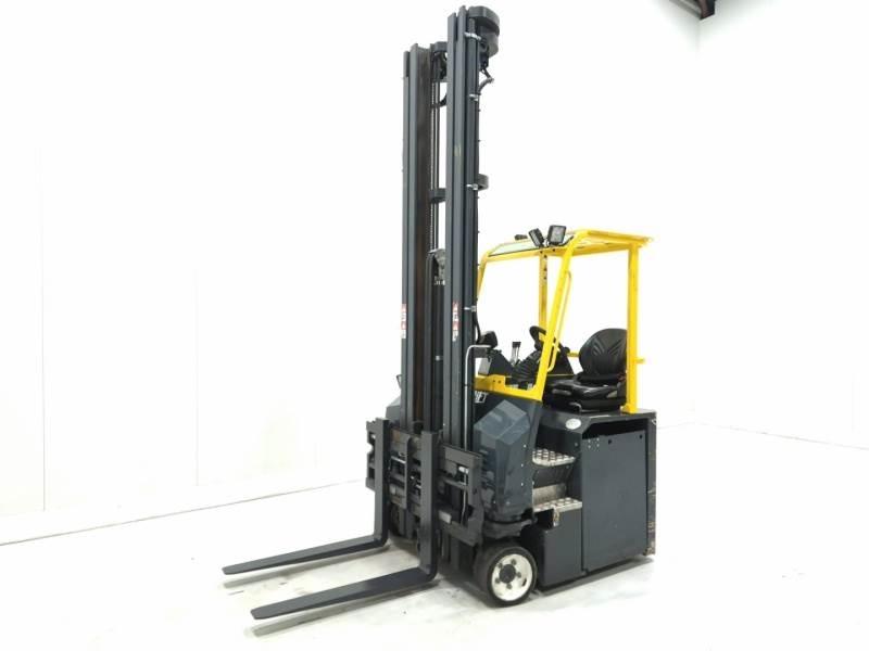 Combilift CBE2500 4-way reach trucks