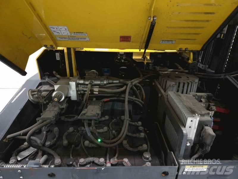 Combilift CBE3000 4-way reach trucks