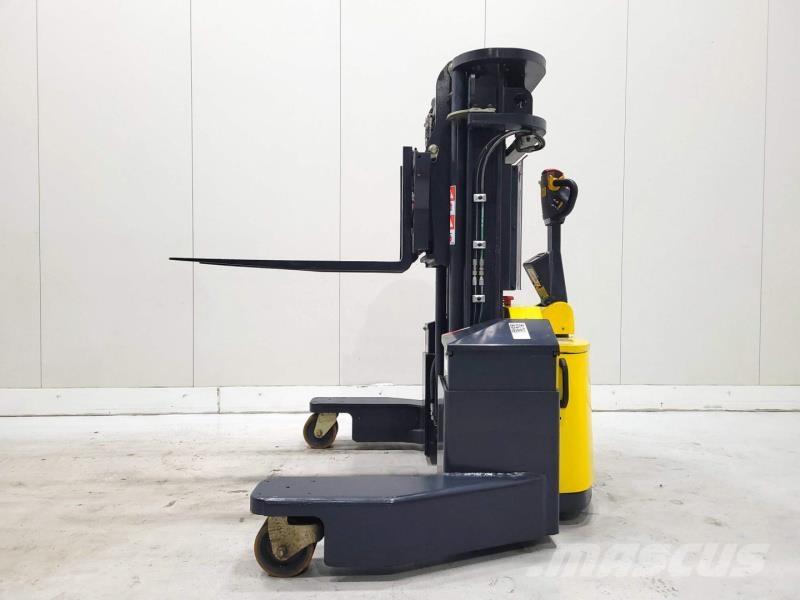 Combilift WR4 Reachstackers