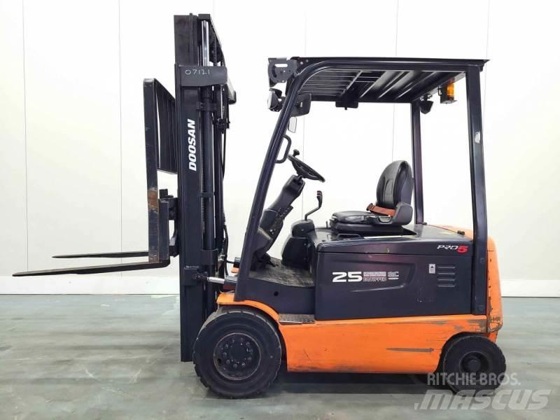 Doosan B25X-5 Electric forklift trucks
