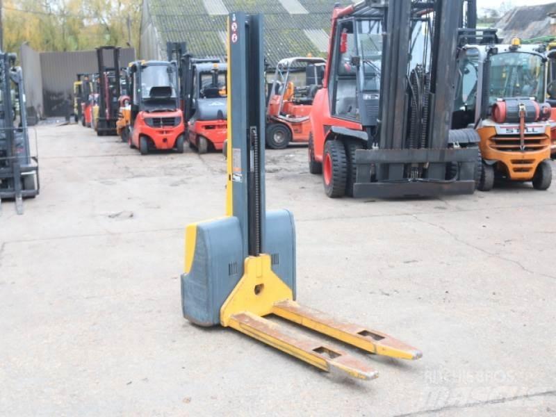 Jungheinrich EMC110 Hand pallet stackers