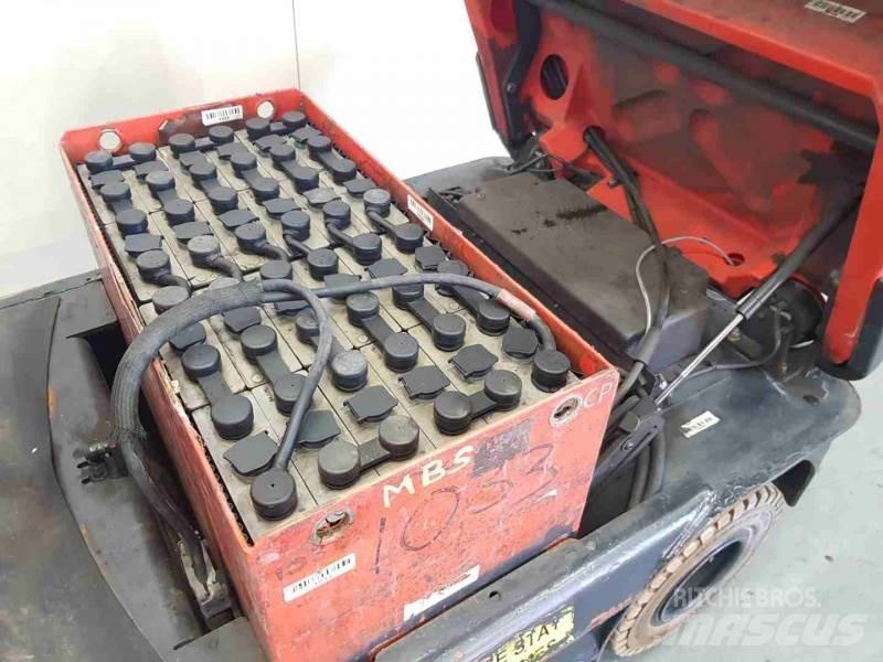 Linde P60 Towing trucks