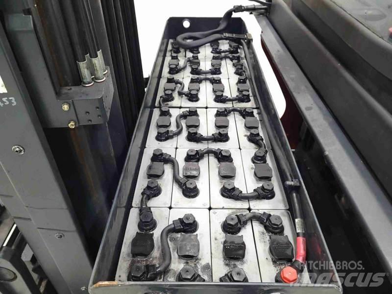 Linde R16-01 1120 Reach trucks
