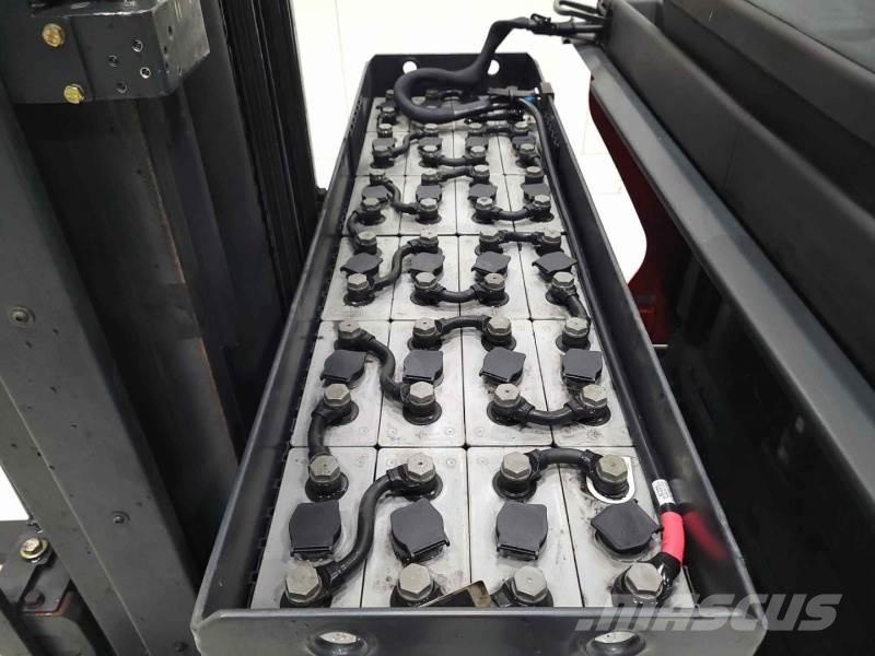 Linde R16-01 1120 Reach trucks