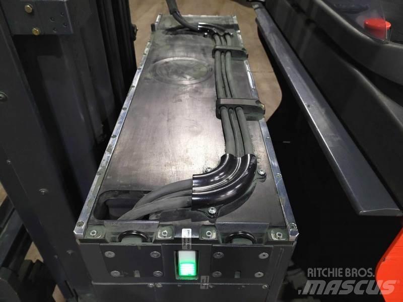Linde R16-01 LI-ION Reach trucks
