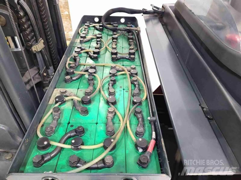 Linde R20G-01 1120 Reach trucks