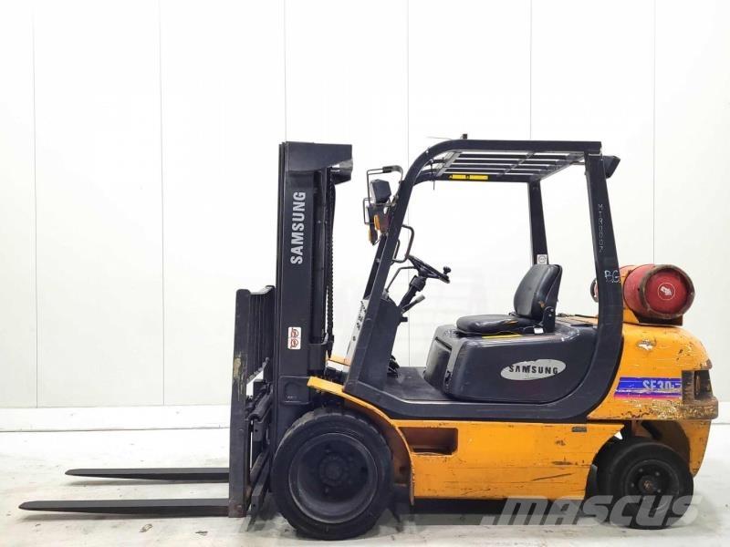 Samsung SF30L LPG trucks