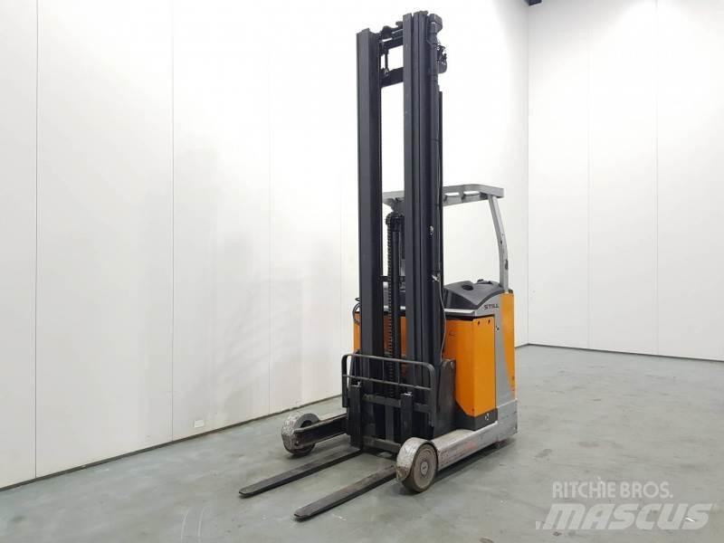 Still FMX14 Reach trucks