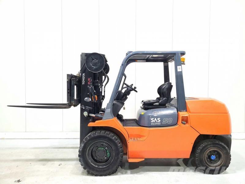 Toyota 42-7FD45 Diesel trucks