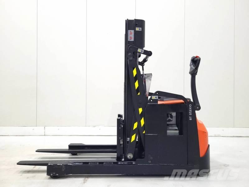 Toyota SWE120XR Reachstackers