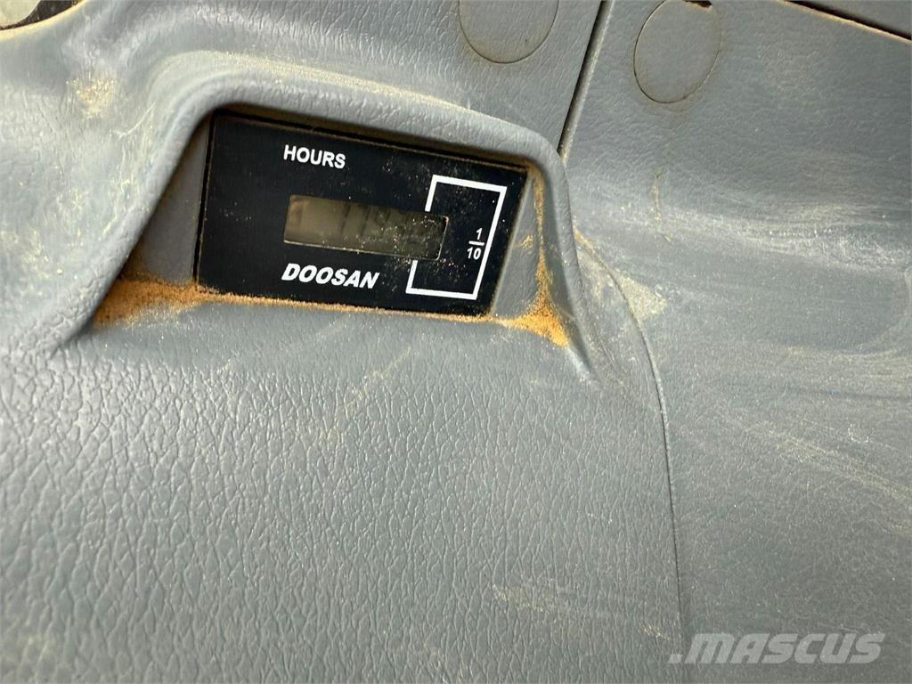 Doosan DX490LC-7K Crawler excavators