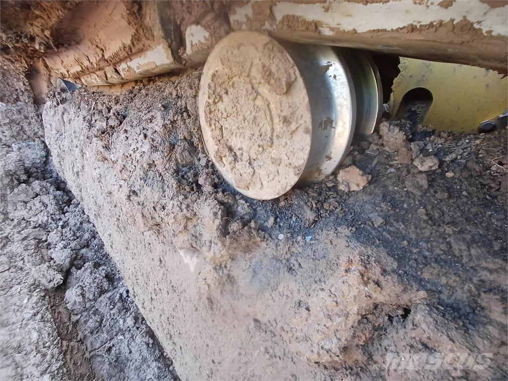 Komatsu D65PX-17 Crawler dozers