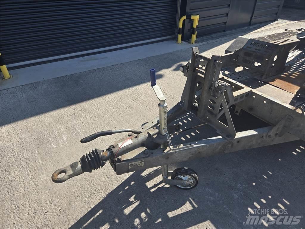   Vehicle transport trailers