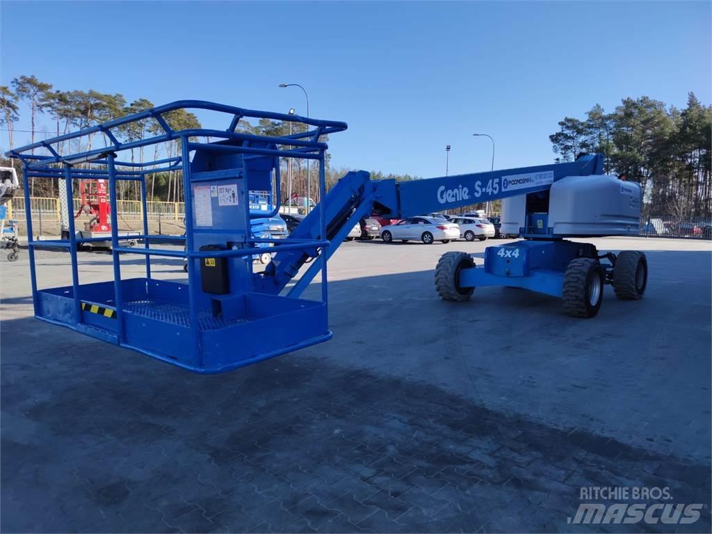 Genie S-45 Telescopic boom lifts
