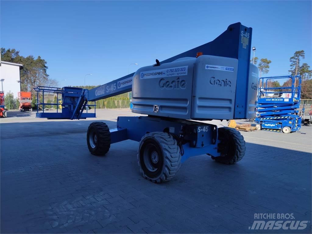 Genie S-45 Telescopic boom lifts