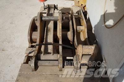 CAT 320C/DL Thumb Other components