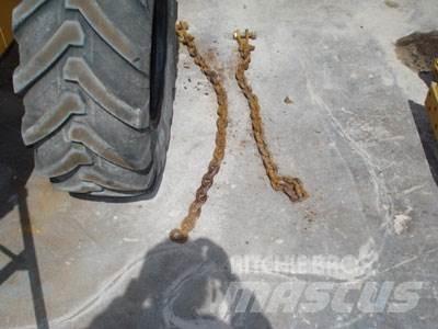 CAT 740 Tailgate Other components