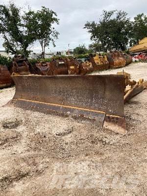 CAT D8T Angle Blade Other components