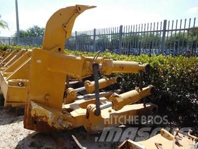 CAT D8T Ripper, S/S Other components