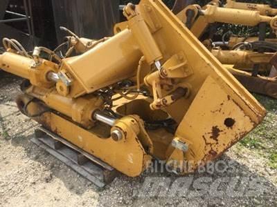 CAT D8T Ripper, S/S Other components