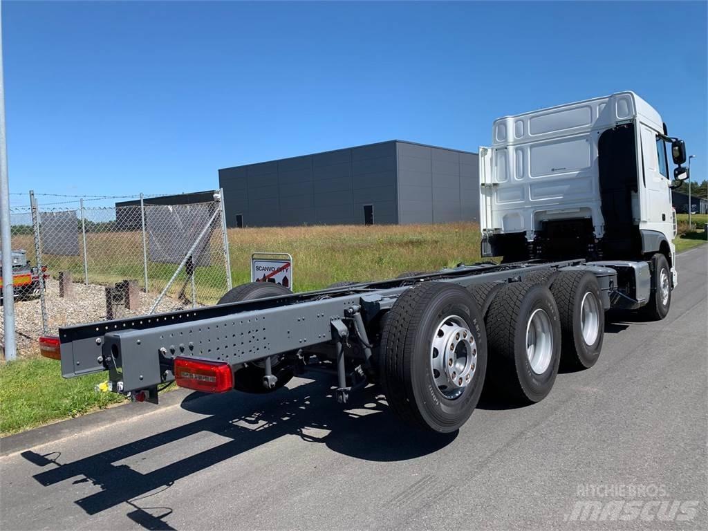 DAF XF 430 8x4*4 Chassis Cab trucks