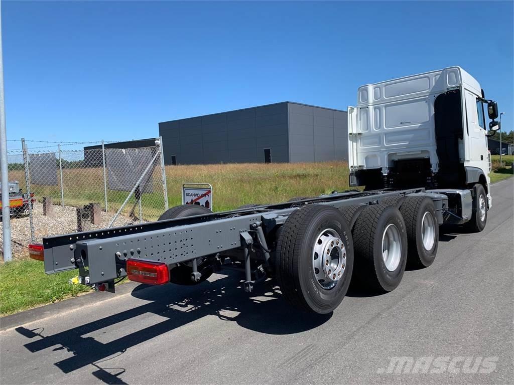 DAF XF 430 8x4*4 Chassis Cab trucks