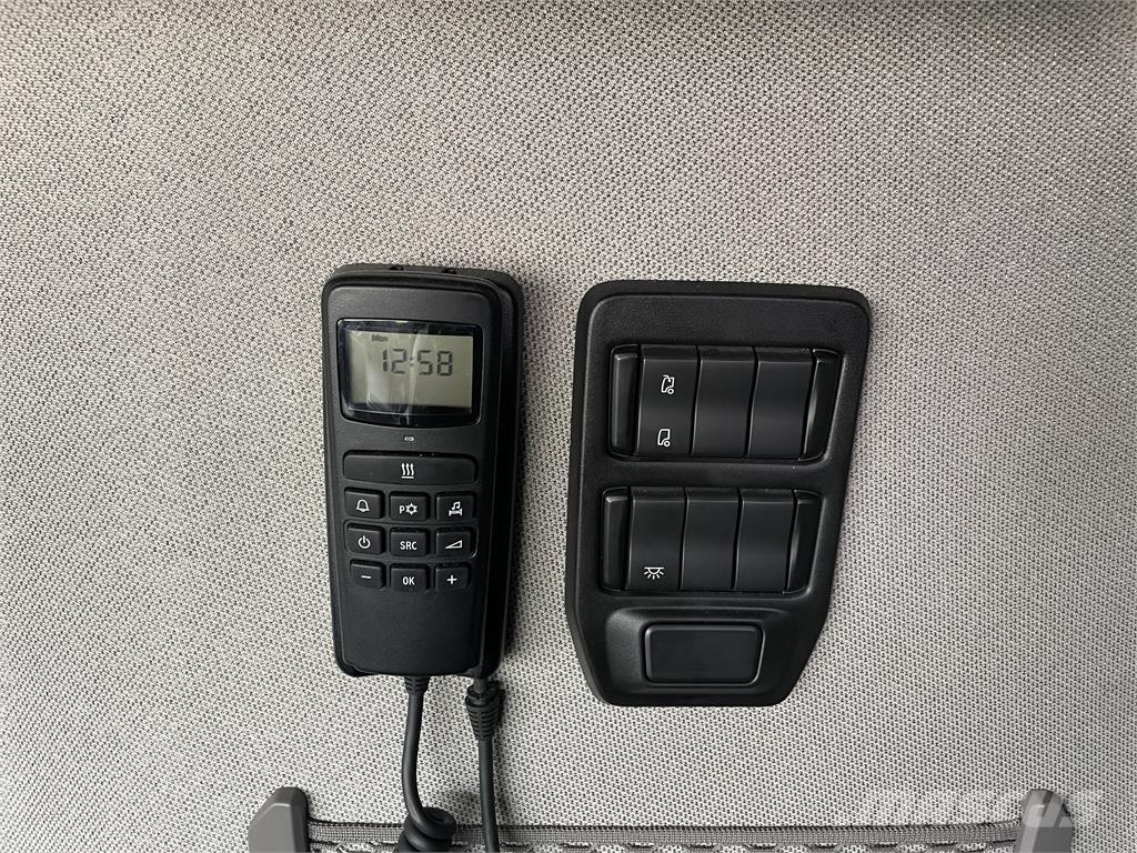 Scania S560 2950 Tractor Units