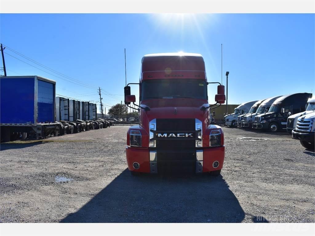 Mack ANTHEM Tractor Units