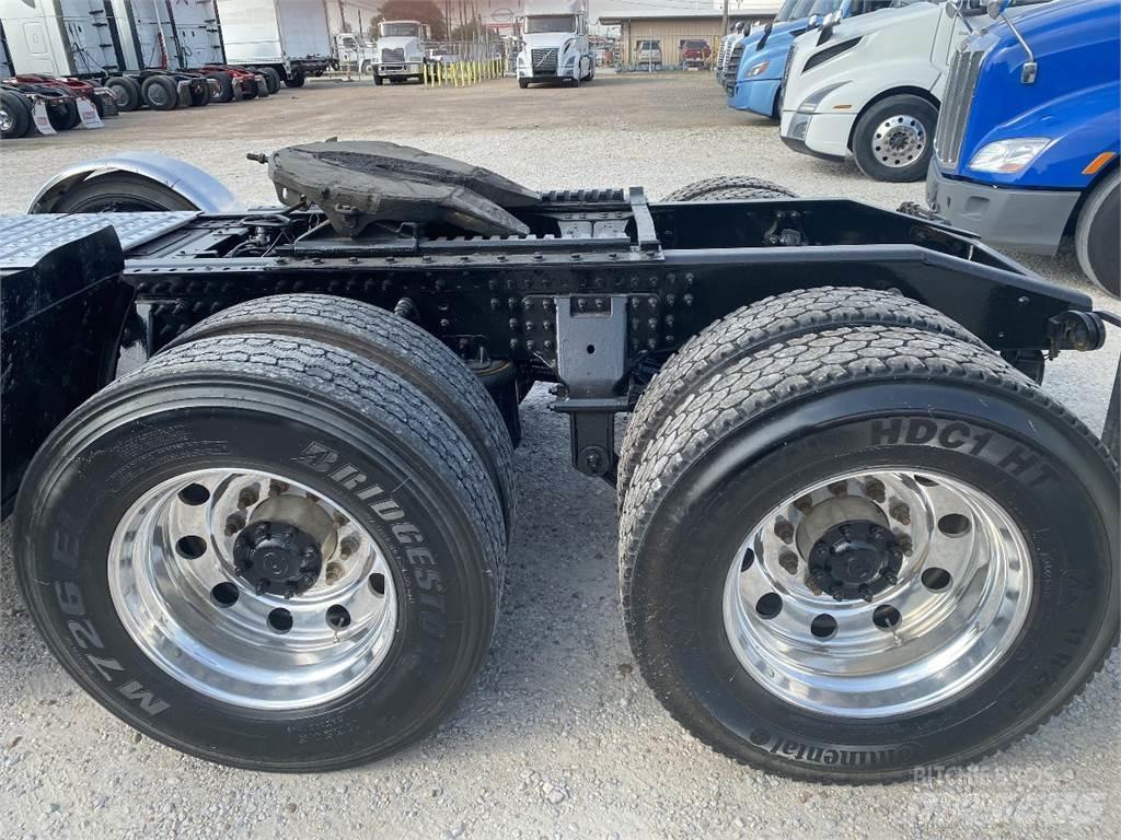 Mack GRANITE Tractor Units