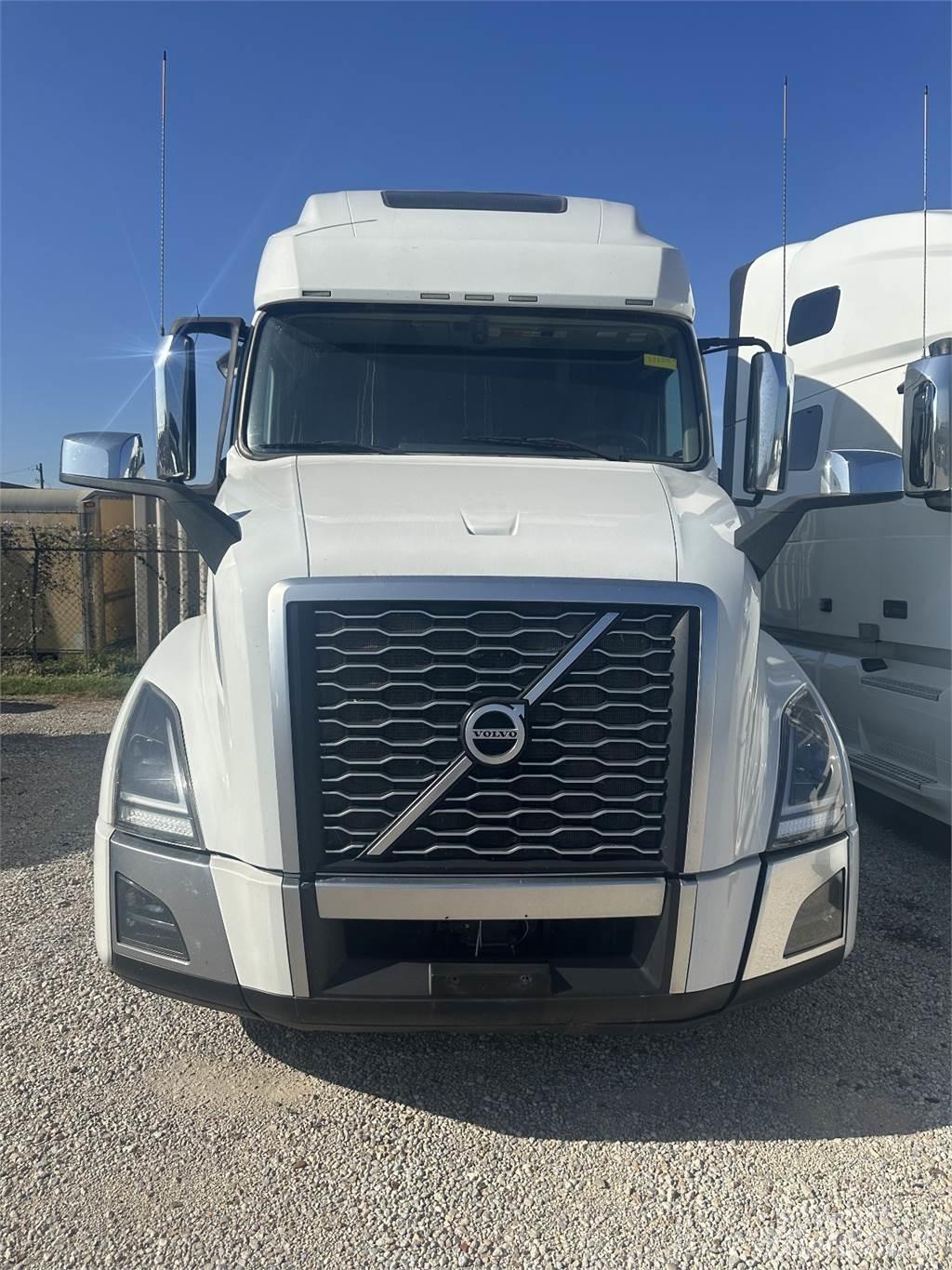 Volvo 760 Tractor Units