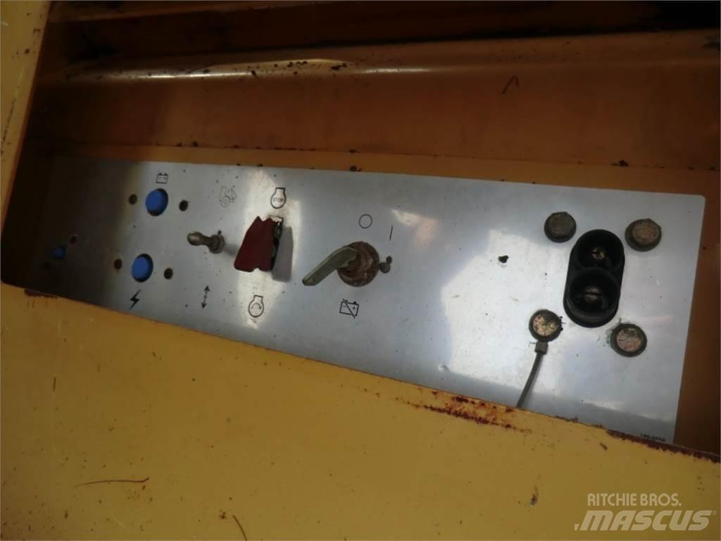 CAT 323D Construction - Others