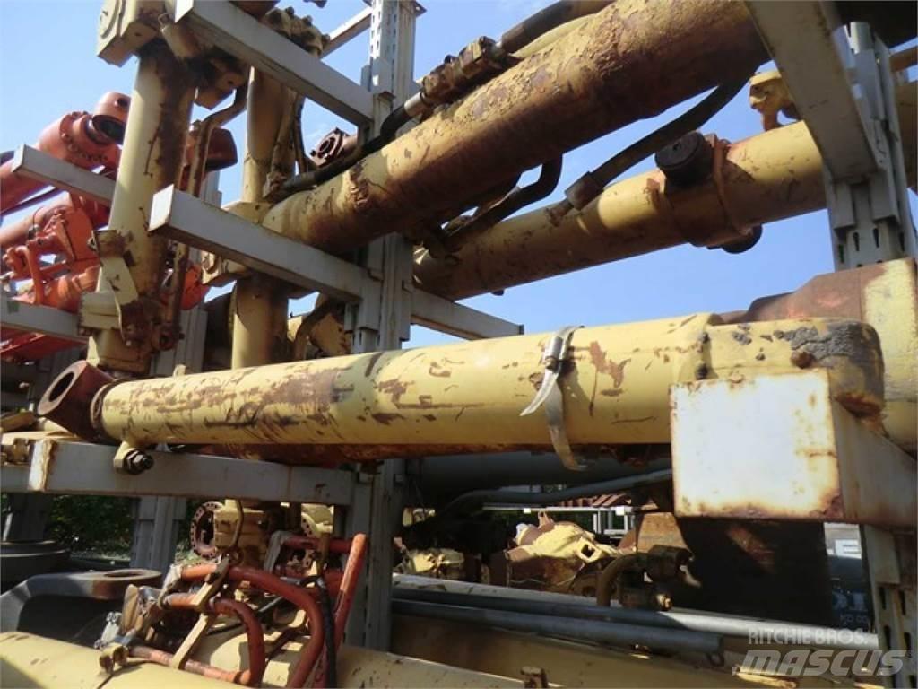 CAT 438C Construction - Others