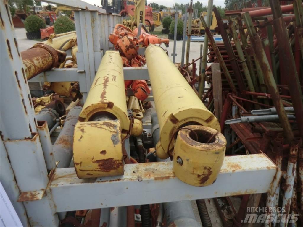 CAT 438C Construction - Others